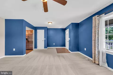 Living - 10696 Moore Dr, Manassas, VA 20111 photo 2 of 11