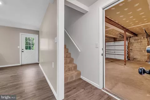 Entry Way - 10696 Moore Dr, Manassas, VA 20111 photo 5 of 10