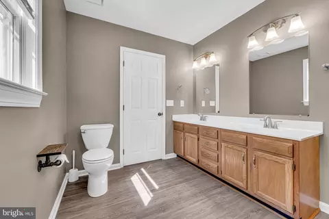 Bath - 10696 Moore Dr, Manassas, VA 20111 photo 1 of 1