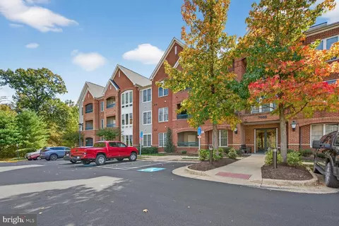 7065 Heritage Hunt Dr #203, Gainesville, VA 20155