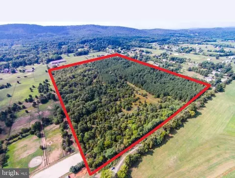 1570 1580-1590 Loudoun Dr, Haymarket, VA 20169