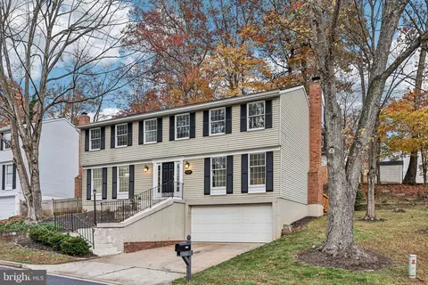 Exterior - 15331 Edgehill Dr, Dumfries, VA 22025 photo 3 of 7