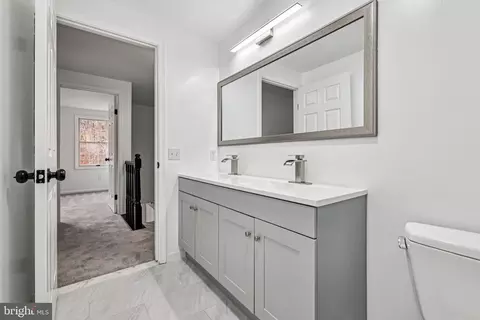 Bath - 15331 Edgehill Dr, Dumfries, VA 22025 photo 6 of 9