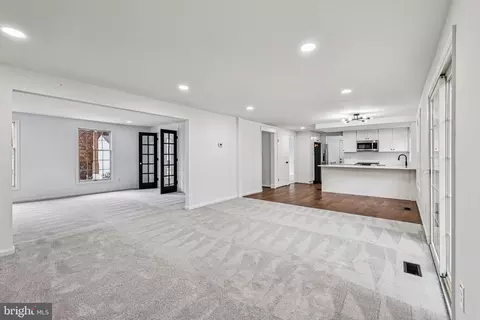 Living - 15331 Edgehill Dr, Dumfries, VA 22025 photo 4 of 8