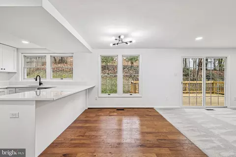 Living - 15331 Edgehill Dr, Dumfries, VA 22025 photo 1 of 8