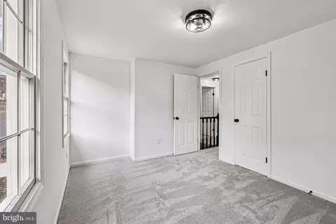 Entry Way - 15331 Edgehill Dr, Dumfries, VA 22025 photo 5 of 6