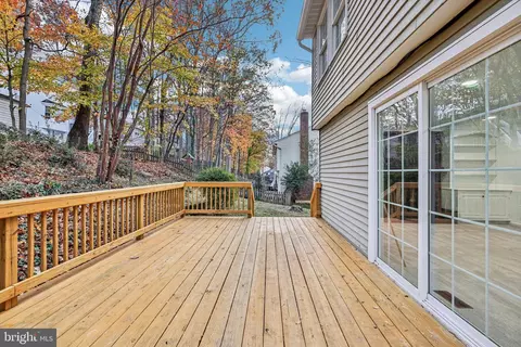 Exterior - 15331 Edgehill Dr, Dumfries, VA 22025 photo 6 of 7