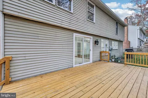 Exterior - 15331 Edgehill Dr, Dumfries, VA 22025 photo 4 of 7