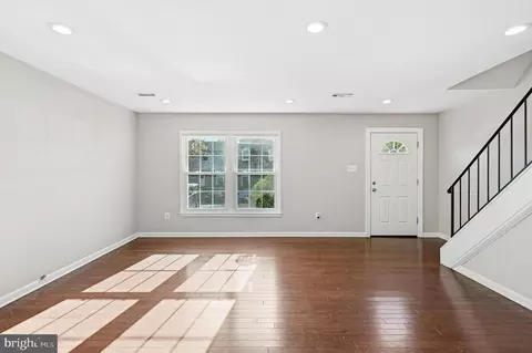 Entry Way - 3797 Port Hope Pt, Triangle, VA 22172 photo 2 of 4