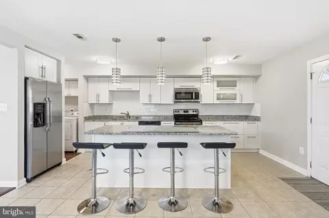 Kitchen - 3797 Port Hope Pt, Triangle, VA 22172 photo 1 of 6