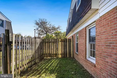 Exterior - 3797 Port Hope Pt, Triangle, VA 22172 photo 8 of 9