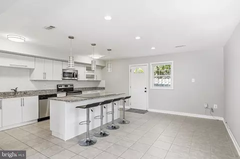 Kitchen - 3797 Port Hope Pt, Triangle, VA 22172 photo 6 of 6