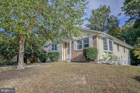 2893 Chalet Ct, Woodbridge, VA 22192