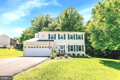 16068 Hayes Ln, Woodbridge, VA 22191