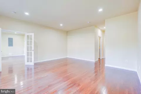 Living - 8513 Thomas Dr, Manassas, VA 20110 photo 5 of 7
