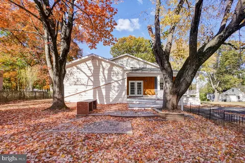 Exterior - 8513 Thomas Dr, Manassas, VA 20110 photo 6 of 6