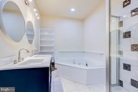Bath - 8513 Thomas Dr, Manassas, VA 20110 photo 2 of 4