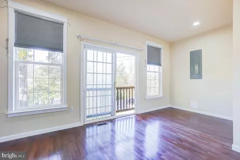 Living - 8513 Thomas Dr, Manassas, VA 20110 photo 6 of 7