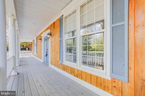 Exterior - 8513 Thomas Dr, Manassas, VA 20110 photo 3 of 6