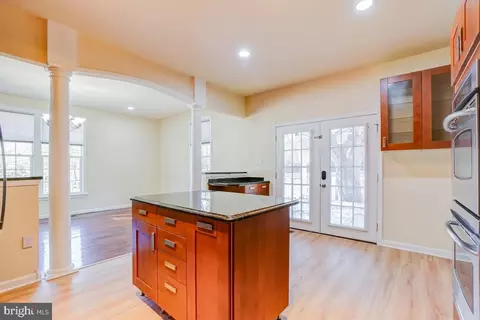 Entry Way - 8513 Thomas Dr, Manassas, VA 20110 photo 2 of 7