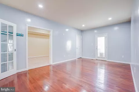 Living - 8513 Thomas Dr, Manassas, VA 20110 photo 3 of 7