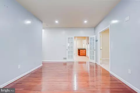 Living - 8513 Thomas Dr, Manassas, VA 20110 photo 2 of 7