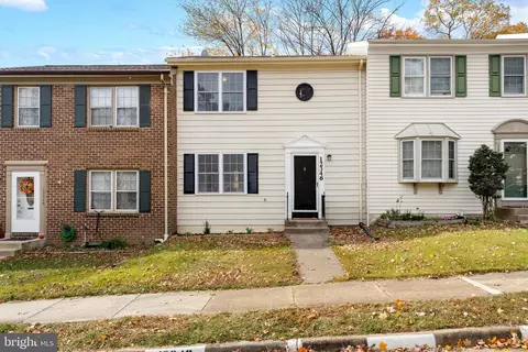12346 Woodlawn Ct, Woodbridge, VA 22192