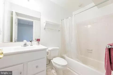 Bath - 6880 Saddle Run Way, Gainesville, VA 20155 photo 3 of 3