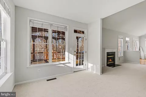 Living - 6880 Saddle Run Way, Gainesville, VA 20155 photo 4 of 4