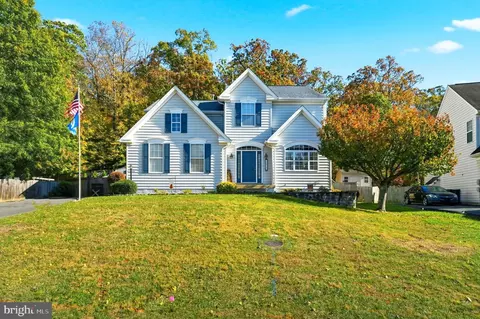 13019 Torchlight Dr, Woodbridge, VA 22193