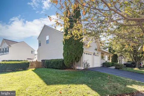 12017 Youngtree Ct, Bristow, VA 20136 photo 2