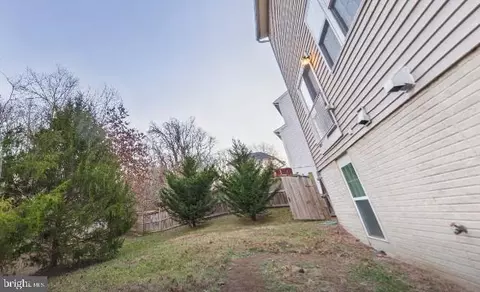 Exterior - 18213 Jillian Ln, Triangle, VA 22172 photo 6 of 6