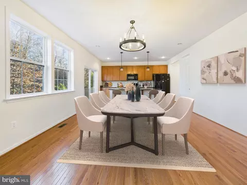 18213 Jillian Ln, Triangle, VA 22172