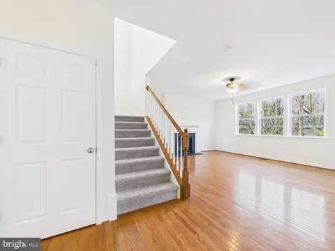 Living - 18213 Jillian Ln, Triangle, VA 22172 photo 4 of 6