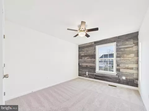 Bedroom - 18213 Jillian Ln, Triangle, VA 22172 photo 3 of 4