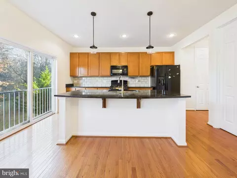 Kitchen - 18213 Jillian Ln, Triangle, VA 22172 photo 2 of 4