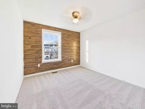 Bedroom - 18213 Jillian Ln, Triangle, VA 22172 photo 2 of 4
