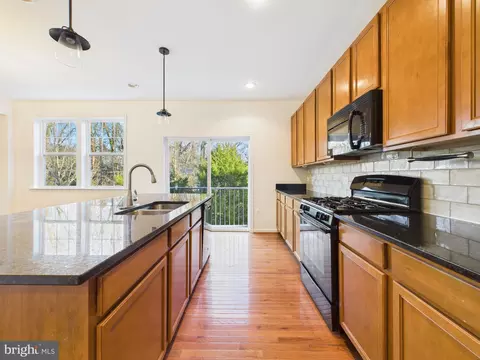 Kitchen - 18213 Jillian Ln, Triangle, VA 22172 photo 1 of 4