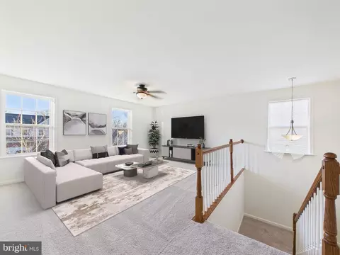 18213 Jillian Ln, Triangle, VA 22172