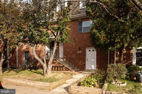 15036 Cherrydale Dr, Woodbridge, VA 22193