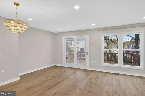Living - 10502 Oronoco Ln, Manassas, VA 20109 photo 5 of 5