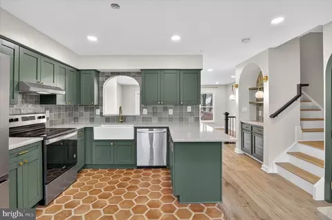 Kitchen - 10502 Oronoco Ln, Manassas, VA 20109 photo 4 of 4