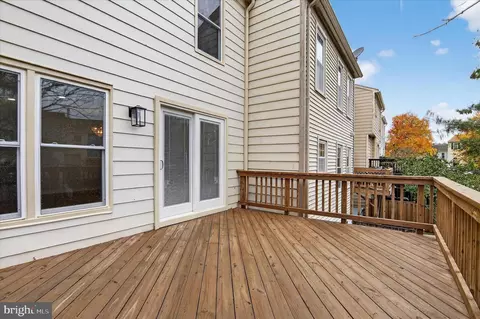 Exterior - 10502 Oronoco Ln, Manassas, VA 20109 photo 3 of 4