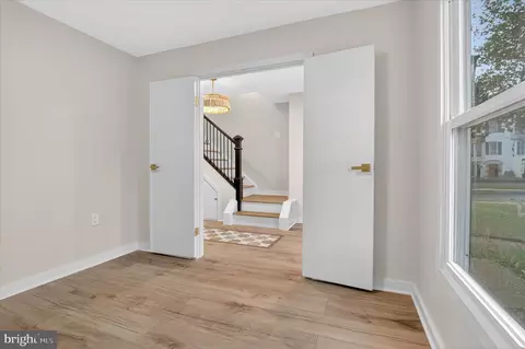 Entry Way - 10502 Oronoco Ln, Manassas, VA 20109 photo 7 of 13
