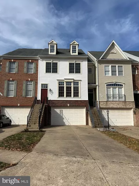 6872 Witton Cir, Gainesville, VA 20155