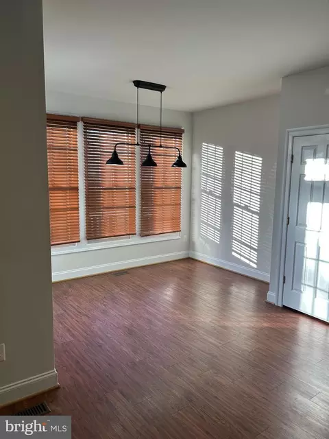 6872 Witton Cir, Gainesville, VA 20155 photo 10