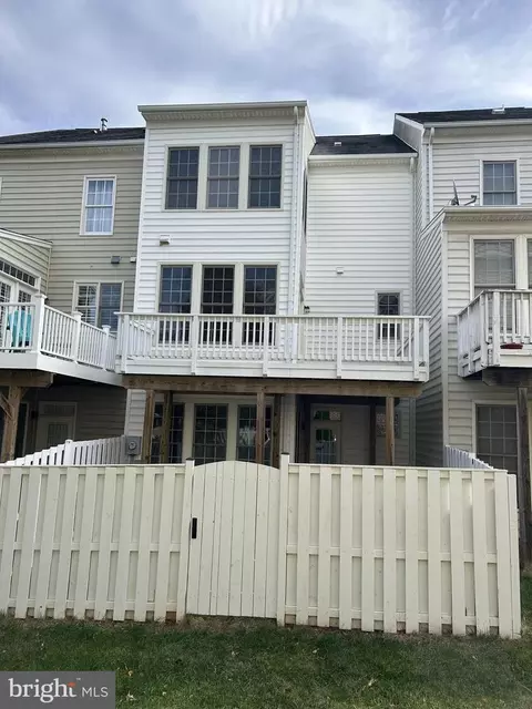 6872 Witton Cir, Gainesville, VA 20155 photo 2