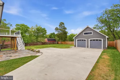 Exterior - 8323 Rolling Rd, Manassas, VA 20110 photo 5 of 7