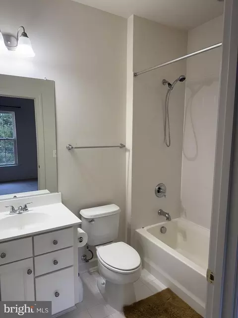 Bath - 5518 Victory Loop, Manassas, VA 20112 photo 2 of 3