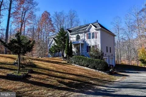 8368 Hickory Hollow Ct, Manassas, VA 20112